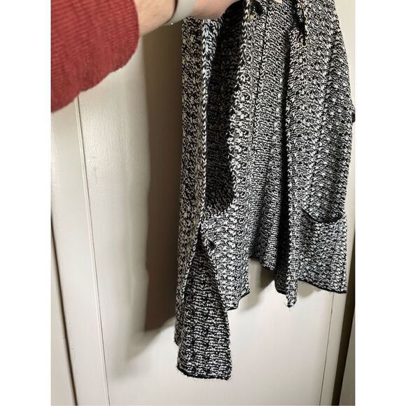 Chicos Black-And-White Knit Ruana One Size - Picture 6 of 15